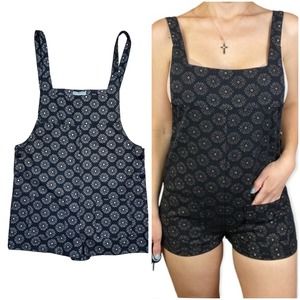 EarthBound NWT Metallic Flower Overalls shorts shortfalls w pockets black silver